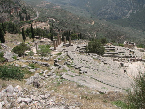 Развалины храма Аполлона и театра